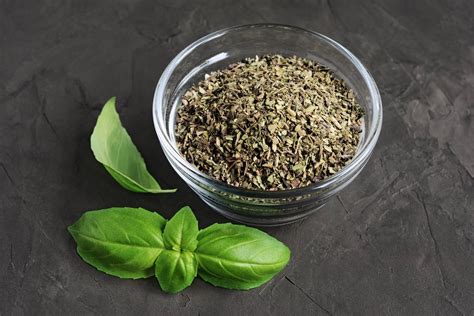 how to use dried basil